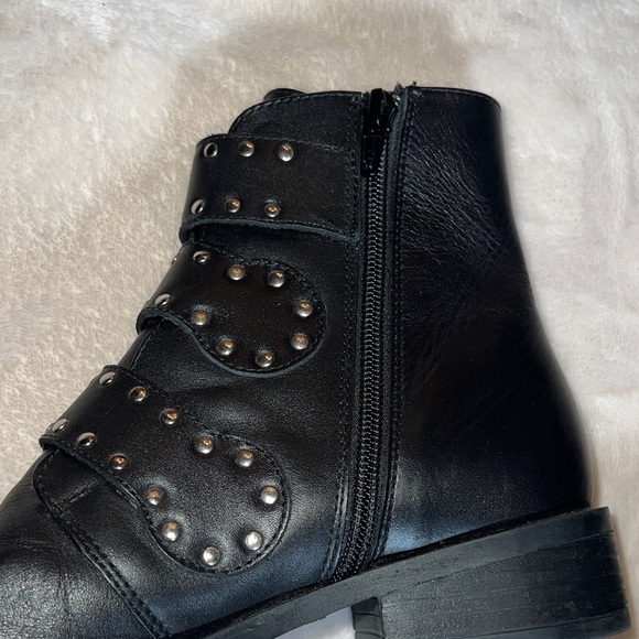 Steven New York Women’s Leather Edgy Black ⚫️ Bold Buckle Side Zipper SZ 6.5 💋 - Picture 12 of 13